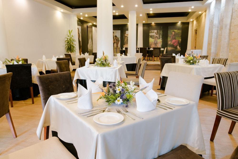 West Wood Hotel Nairobi Exterior photo