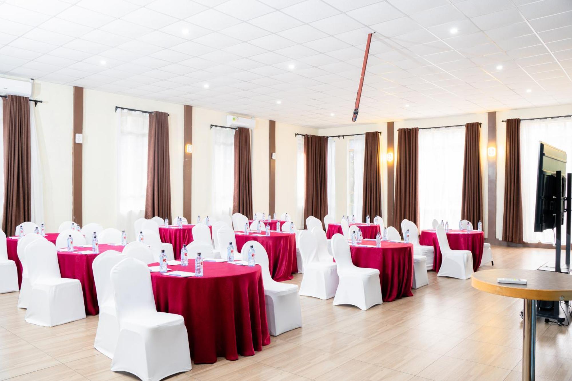 West Wood Hotel Nairobi Exterior photo