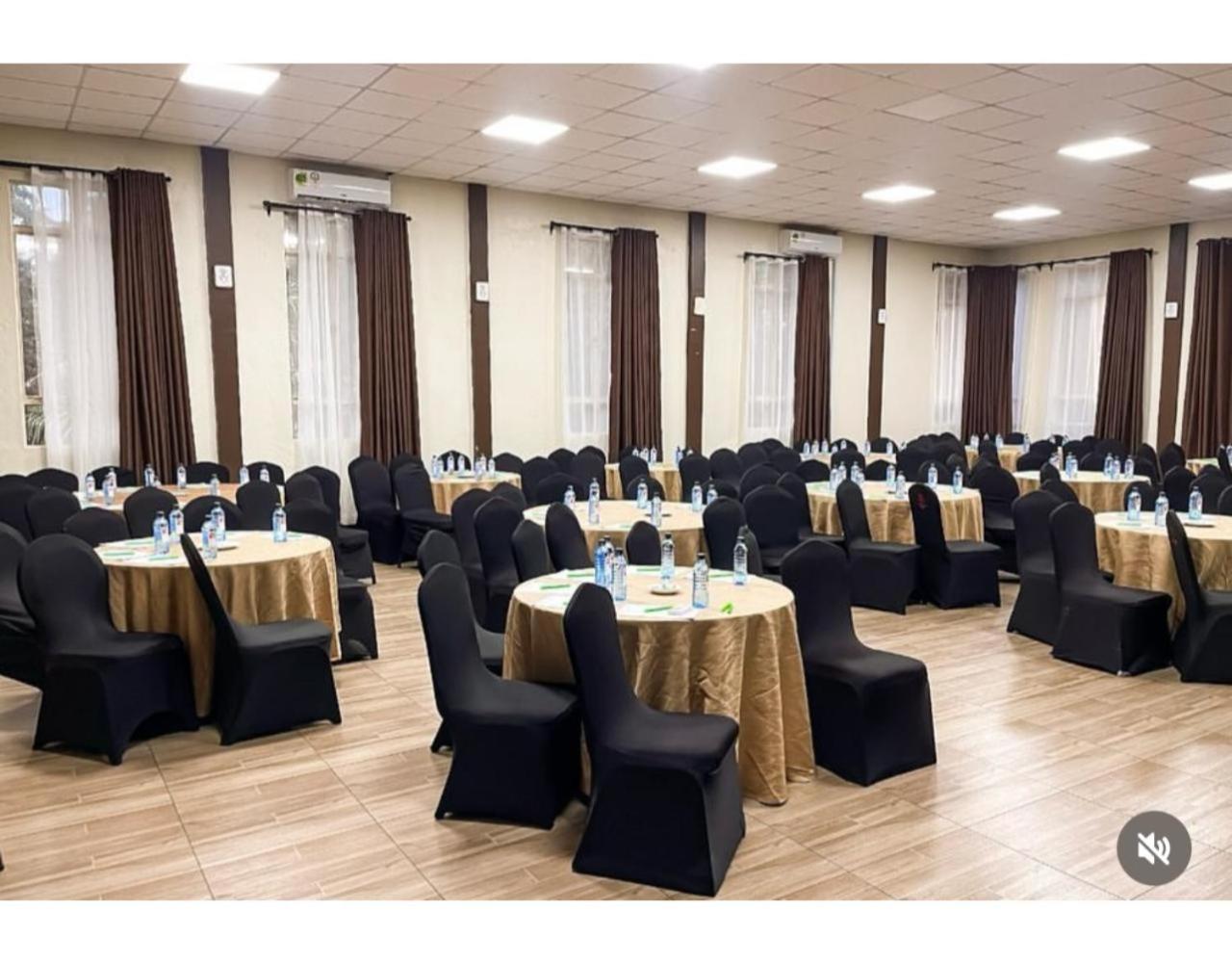West Wood Hotel Nairobi Exterior photo